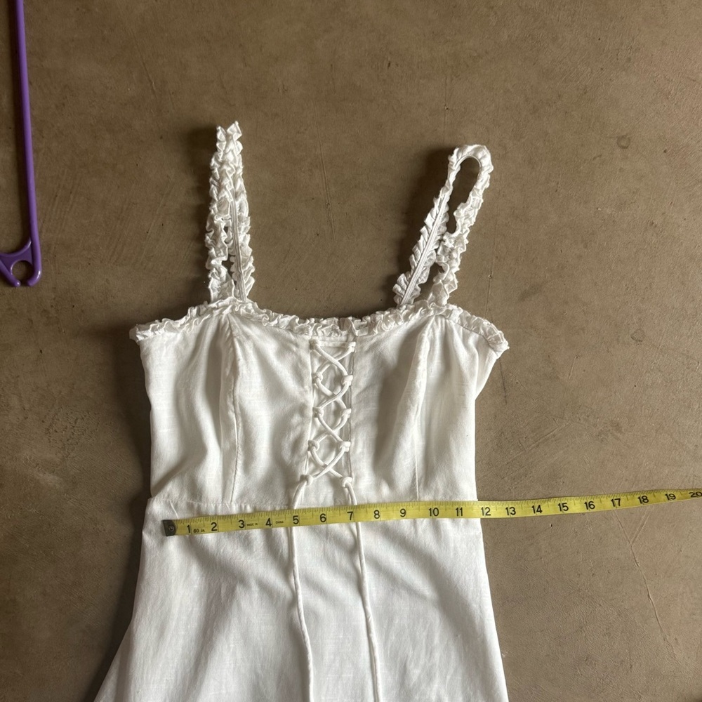 Urban Outfitters White linen mini dress with Lace-Up front and ruffle trim -XS - Picture 7 of 8